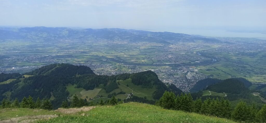 Zauberhafter Blick über das Rheintal